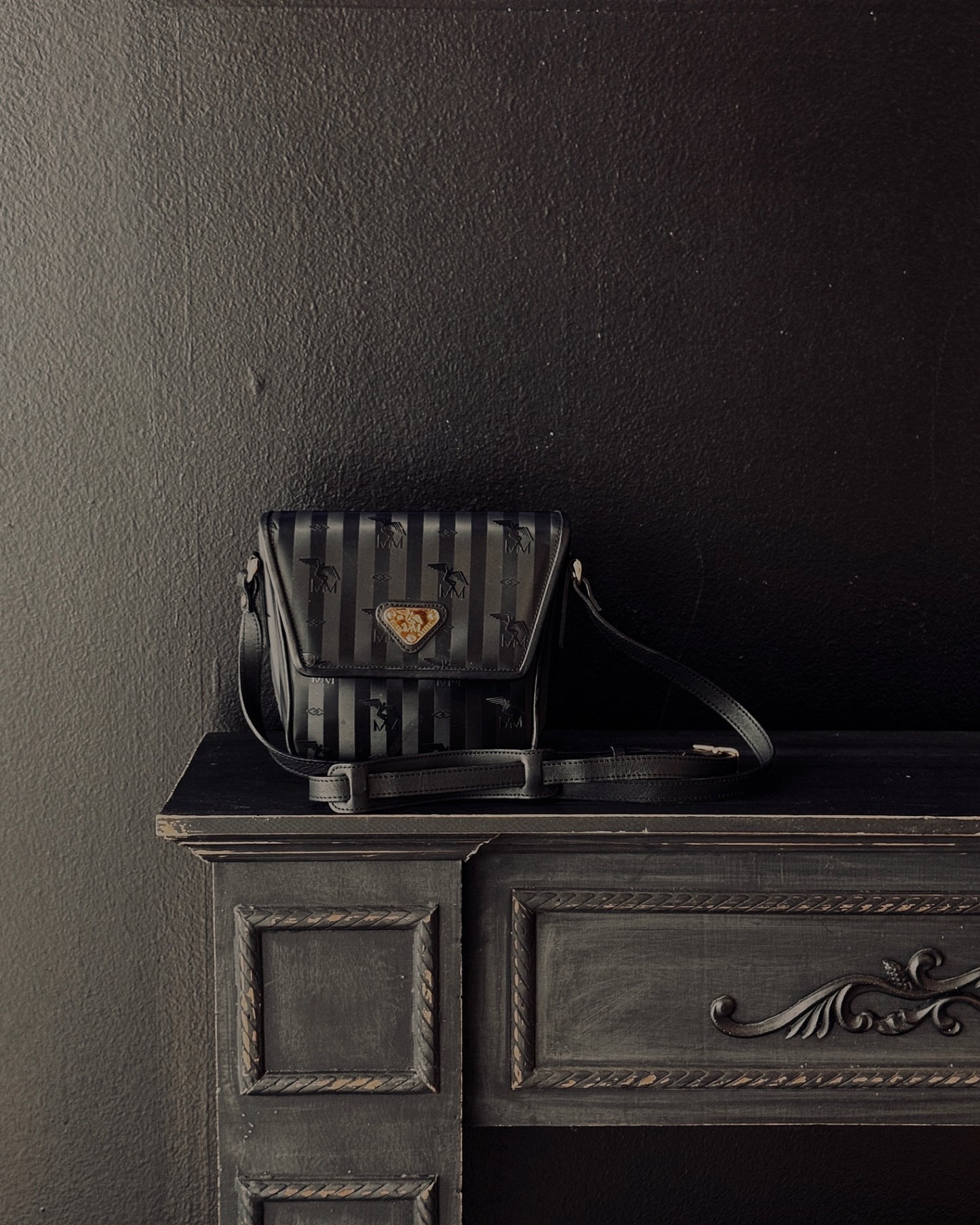 Kleine Maison Mollerus Tasche schwarz / gold