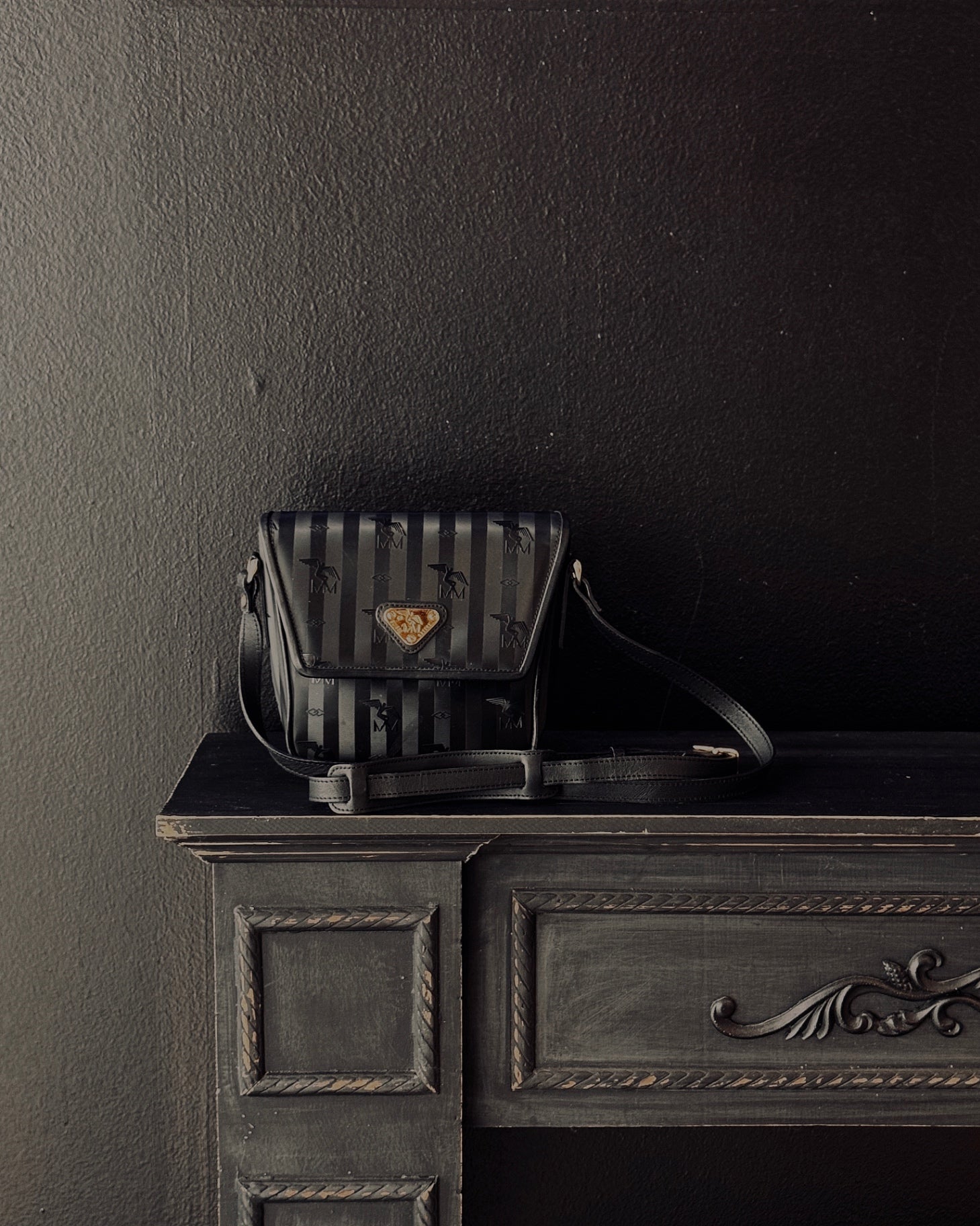 Kleine Maison Mollerus Tasche schwarz / gold